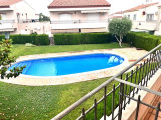 Casa adossada a Costa del Zèfir. Adosado de 126m en urb costa zefir de miami platja