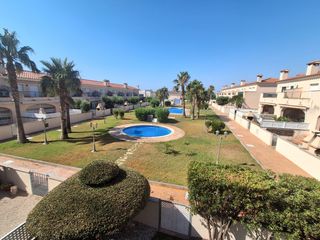 Casa aparellada a Centre. Pareado de 118m en miami platja