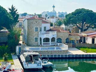 Casa  Cap ras b