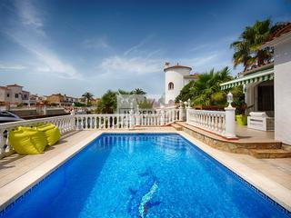 Casa  Segre. Empuriabrava, nuestra venecia. esta urbanización, que forma part