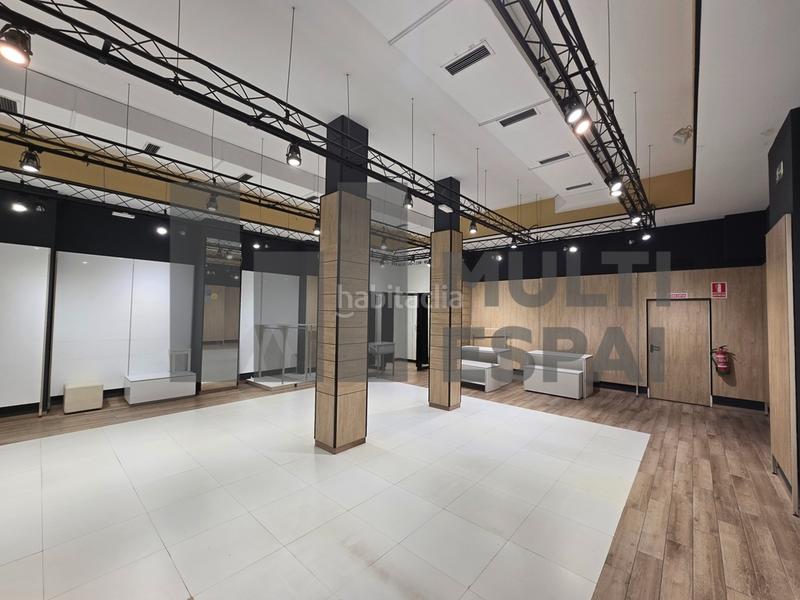 Foto 3a1fe771-8ce3-4093-aa8d-8629b7c94bd5. Alquiler local comercial local de 342m² en calle Sants en Barcelona