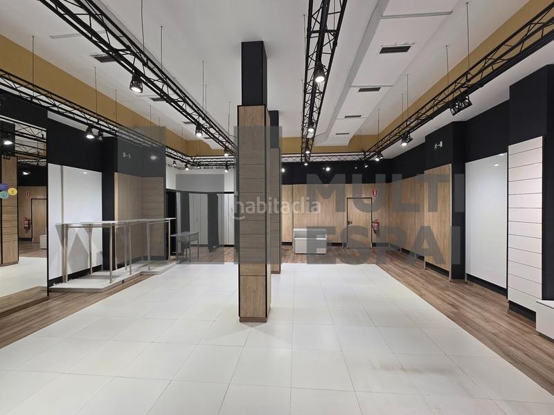 Foto 4790f2b6-95c3-4487-99f5-e21a5710ab5b. Alquiler local comercial local de 342m² en calle Sants en Barcelona