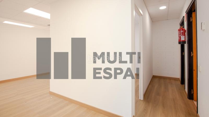 Foto f6eb59c8-08cc-43fc-b7f2-ed7c401f4102. Rent office space with heating in Barri de les Corts Barcelona