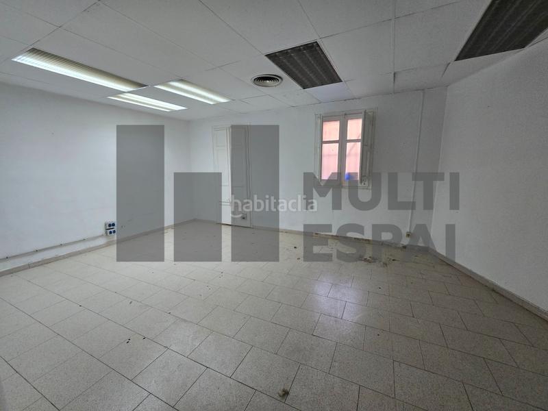 Foto f72842b8-620c-4453-a3b1-f37e82359cbd. Alquiler local comercial en Fort Pienc Barcelona
