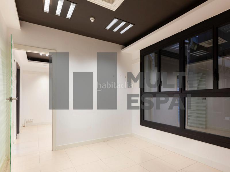 Foto 10143a98-87a4-4a20-b5a9-dbf80202704a. Alquiler oficina en Sant Ramon - Maternitat Barcelona