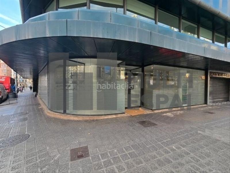 Foto b2b83c9f-4f4b-4c7d-b6ab-42cf2e3dc27f. Alquiler local comercial en Dreta de l´Eixample Barcelona