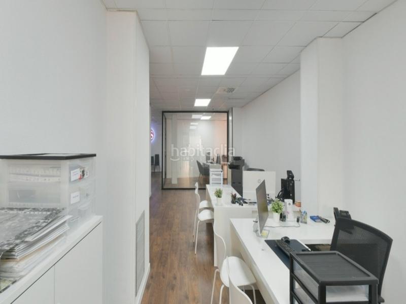 Foto a141497a-c776-4f13-91b4-84a35a6dd96a. Local comercial en Raval Barcelona
