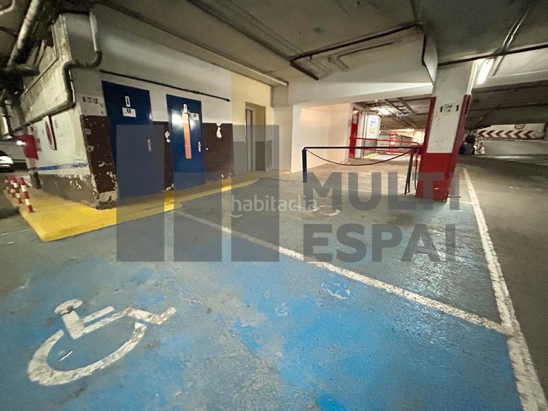 Foto 8583a1c2-0d55-4a0f-93bf-a6b2cde491d2. Aparcament cotxe a Dreta de l´Eixample Barcelona