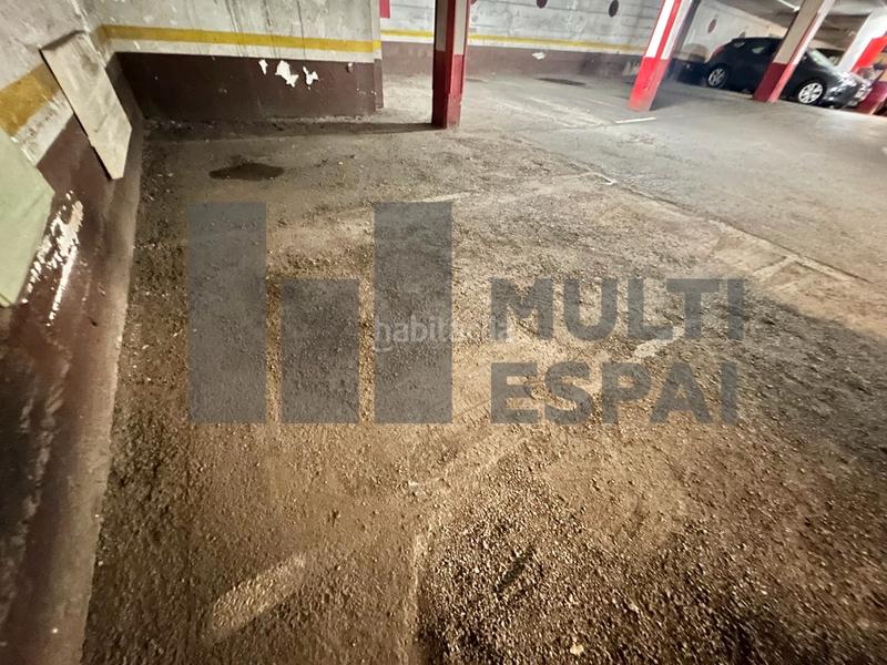 Foto f436bd1c-0955-4241-8d77-fc07527f4c04. Aparcament cotxe a Dreta de l´Eixample Barcelona