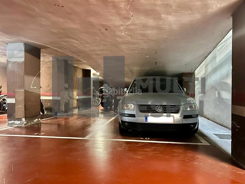 Foto 2a47284f-c185-4061-9068-a0831972b953. Alquiler parking coche en La Nova Esquerra de l´Eixample Barcelona