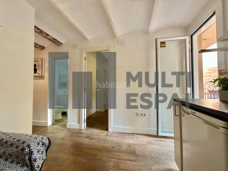 Foto aa9e5571-538b-4fb2-a210-24db352f34e0. Piso en Raval Barcelona