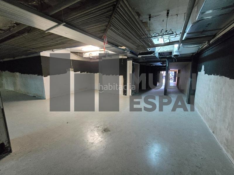 Foto 3b459575-a4ef-4f0b-b11c-78de32b305fe. Local comercial en El Camp de l´Arpa del Clot Barcelona