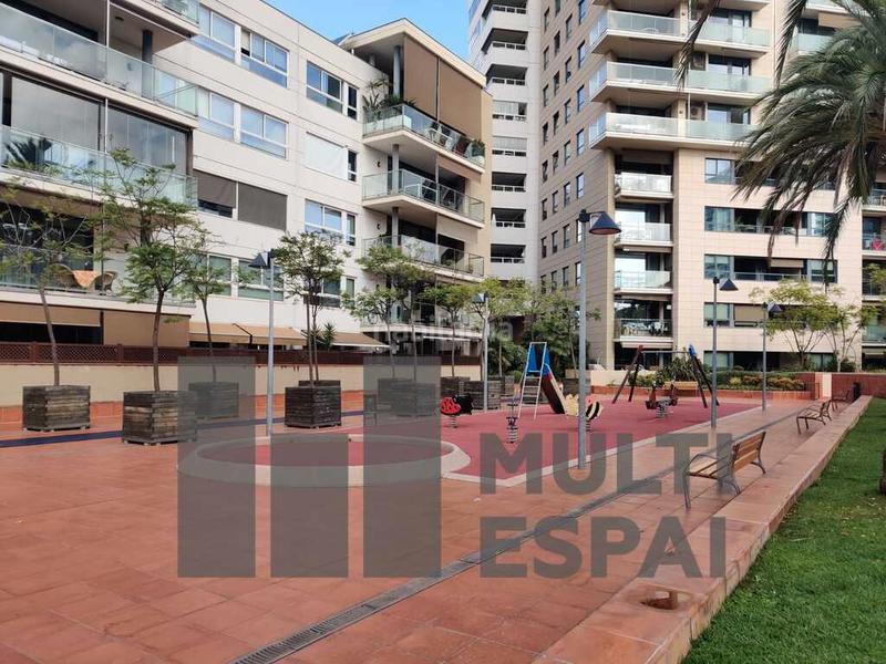 Foto fd313a24-fddd-4e5b-917b-2e4b1ad1f509. Lloguer pis amb calefacció piscina a Diagonal Mar i el Front Marítim del Poblenou Barcelona
