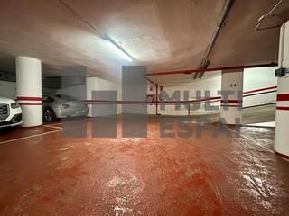 Parking coche en Via Augusta