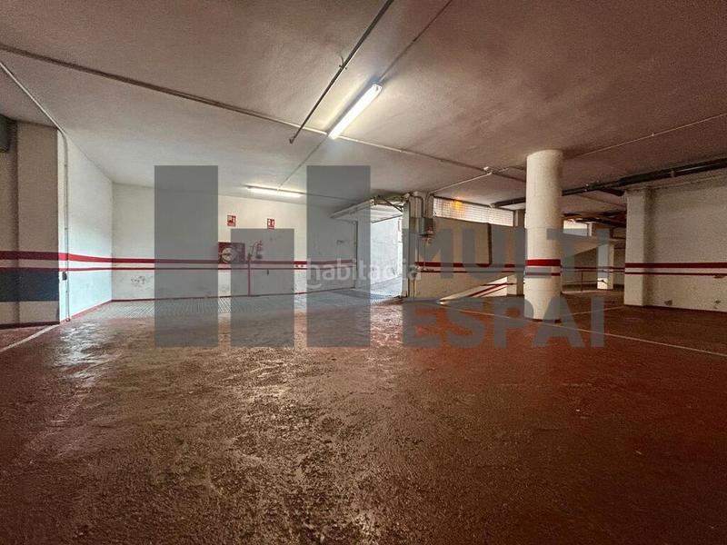 Foto 409fa557-9833-4fed-9001-7c56e071014c. Autoparkplatz in Tres Torres Barcelona