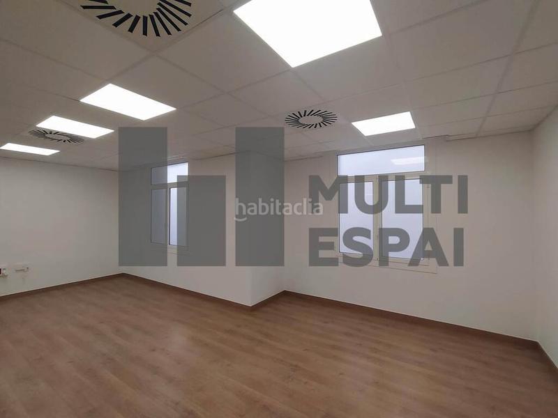 Foto 4b0e58b9-112b-4700-946b-d450afdf237c. Lloguer local comercial amb calefacció a La Nova Esquerra de l´Eixample Barcelona