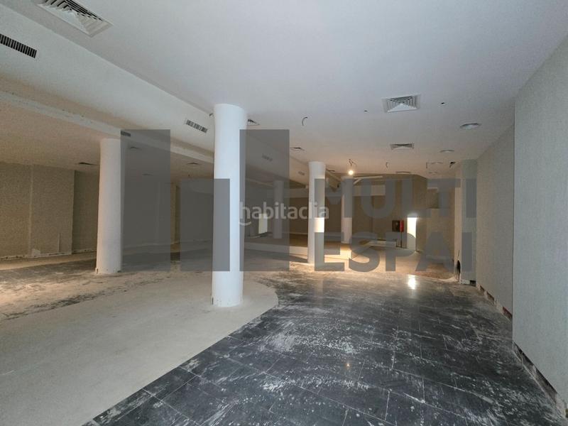 Foto a606c30b-fc00-4fb4-b2d3-454be4df36c6. Lloguer local comercial a carrer de bailèn 22 a Dreta de l´Eixample Barcelona