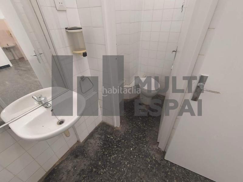 Foto 80e29580-a290-42ca-810f-45547ffb9273. Local comercial a Sant Antoni Barcelona