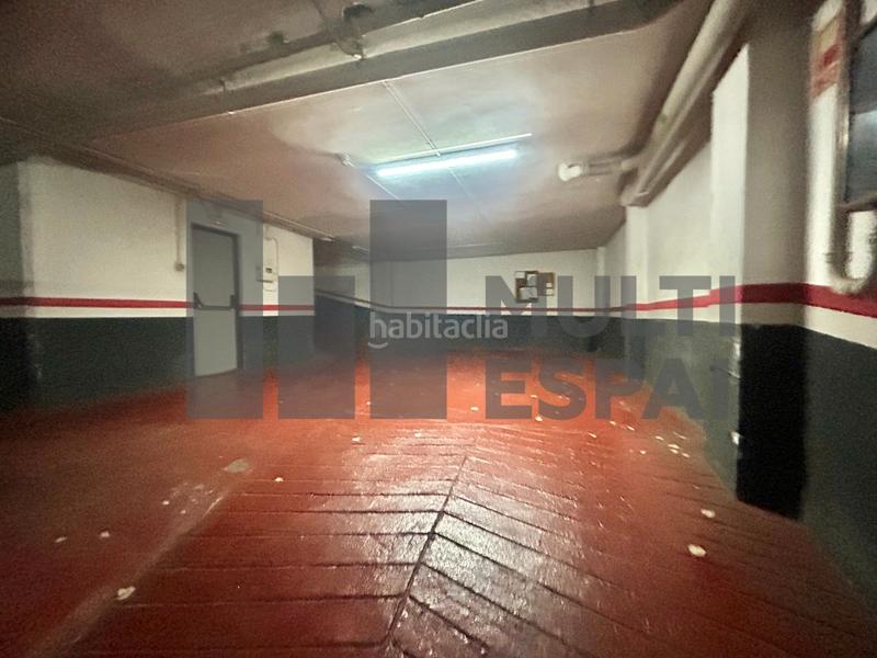 Foto 2d79eb23-8717-48d5-b564-c07a1a89d926. Parking coche en Sants-Badal Barcelona