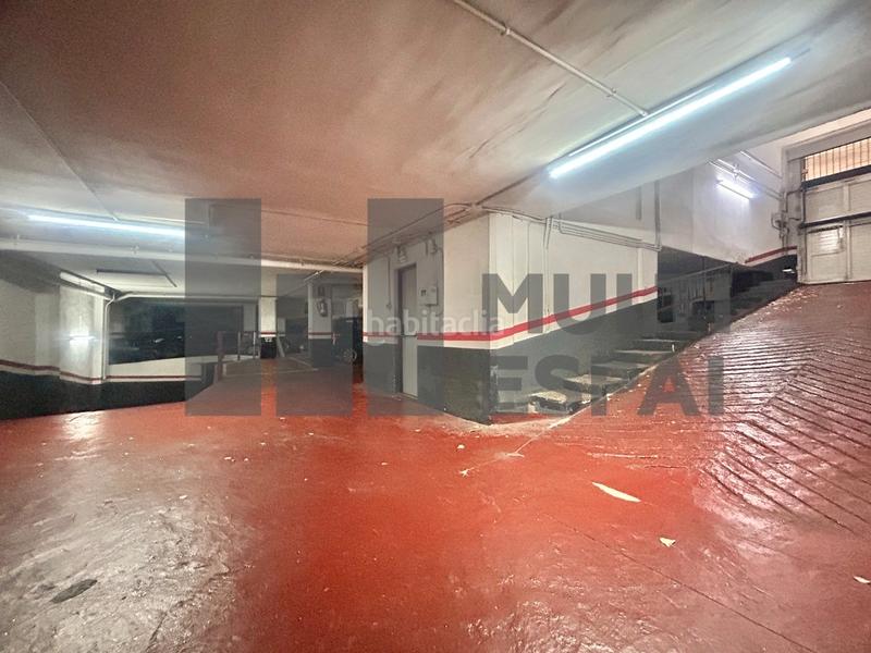 Foto ce0641f6-0977-4c38-bad3-01e70f55e1bd. Parking coche en Sants-Badal Barcelona