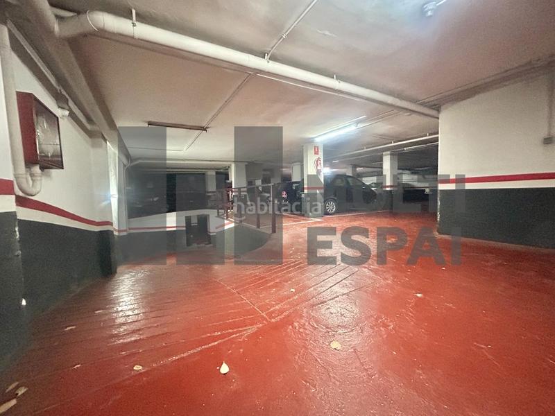 Foto d4d028a3-c5de-4700-aae4-d48a4a19be20. Autoparkplatz in Sants-Badal Barcelona