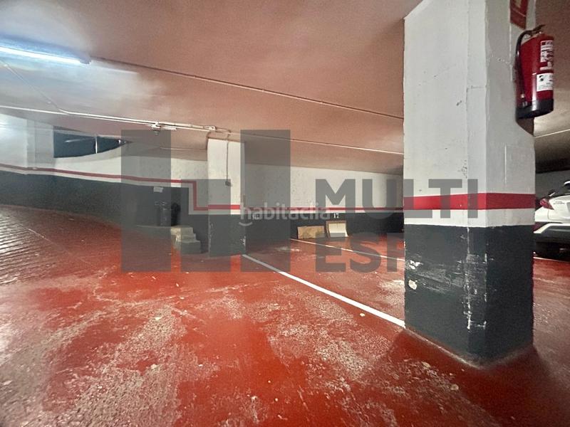 Foto de807d6d-9f6f-494b-91fc-8ba8ef0890db. Car parking in Sants-Badal Barcelona