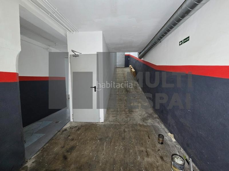 Foto 31321d2d-adc4-4917-892c-0c535441a952. Local comercial a Sants Barcelona