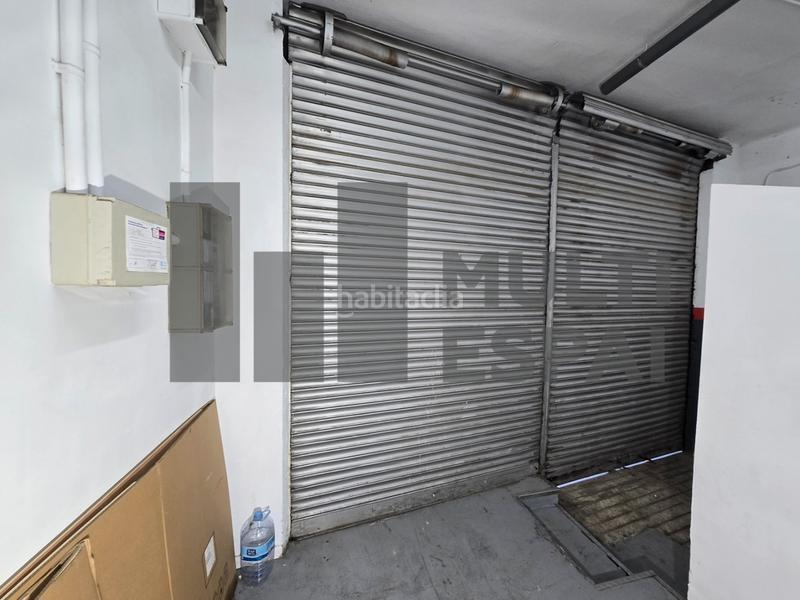 Foto bbab1f49-0d03-4e9e-87b5-56a385530aa6. Local comercial a Sants Barcelona