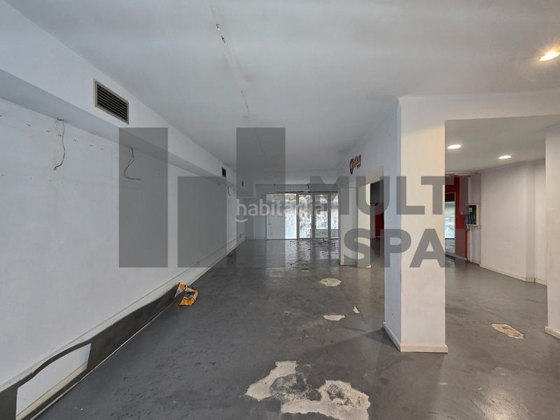 Foto e3fd37b7-35a7-45c6-a113-e5303bea47a3. Local comercial a Sants Barcelona