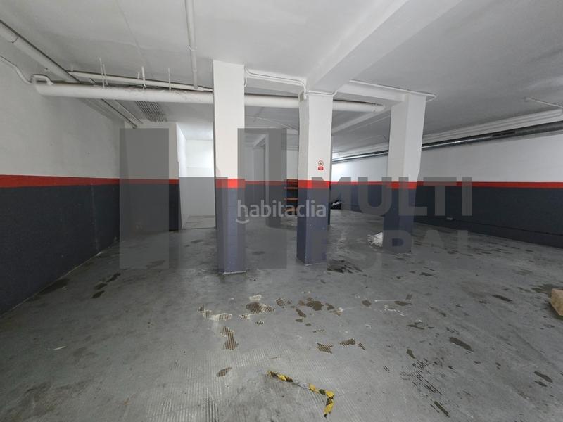 Foto ec7c831f-96bb-4e45-92e2-cf79924c7efa. Local comercial a Sants Barcelona