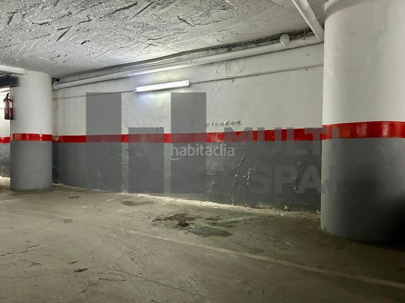 Foto 47e52ff3-3c6f-4a69-9fa0-c33d14a3e593. Aparcament cotxe a Dreta de l´Eixample Barcelona