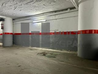 Parking voiture  Carrer de balmes