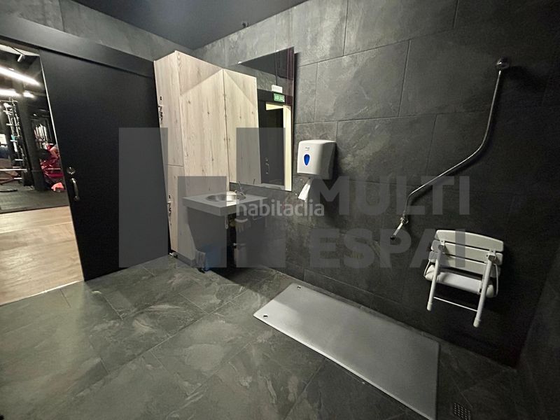 Foto 2cc770e0-da19-4623-8285-fb451517e9d3. Local comercial amb calefacció a La Nova Esquerra de l´Eixample Barcelona