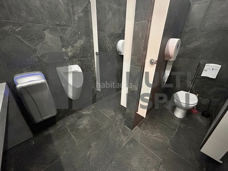 Foto 305cdd8c-0b3d-4256-9024-06e9451e79ae. Local comercial amb calefacció a La Nova Esquerra de l´Eixample Barcelona