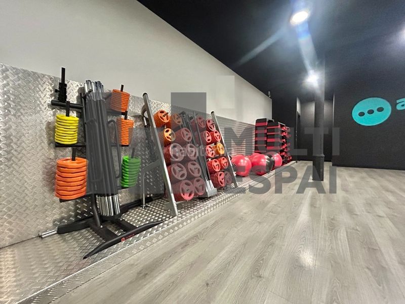 Foto b78743b8-8f7c-4499-93e7-3b51cee418c6. Local comercial amb calefacció a La Nova Esquerra de l´Eixample Barcelona