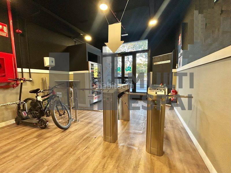 Foto c36d9ca4-8698-43c6-b1d9-f3b6208ce0da. Local comercial amb calefacció a La Nova Esquerra de l´Eixample Barcelona