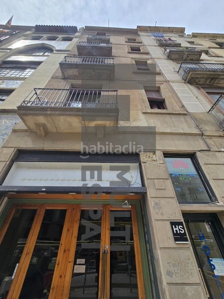 Foto ff0b9a6a-979e-4164-8807-8c2279f57bb0. Edificio in la rambla 79 in Raval Barcelona