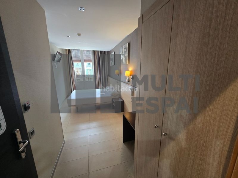 Foto 43a61cc3-dedd-42ad-a54a-5dfd76a6d346. Edificio en la rambla 79 en Raval Barcelona