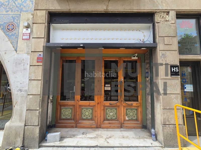 Foto 0110397f-5055-4b99-a016-a843694bd42c. Edifici a la rambla 79 a Raval Barcelona