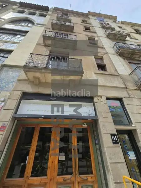 Foto 688b3889-8eac-4d37-871e-c0f7143ce199. Edifici a la rambla 79 a Raval Barcelona