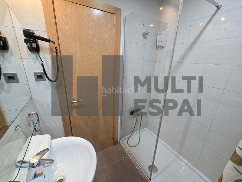 Foto b4431418-9e58-4a37-88e8-556962d27d73. Edifici a la rambla 79 a Raval Barcelona
