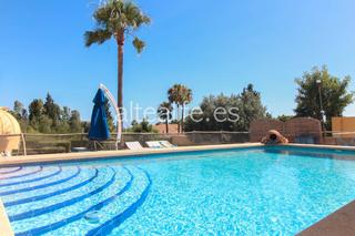 Chalet in Altea Ciudad. Villa con apartamento independiente en la la nucía