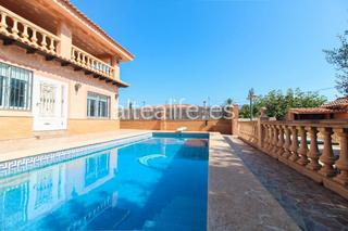 Xalet a L´Albir. Villa de 745 m2 con piscina en la zona del albir