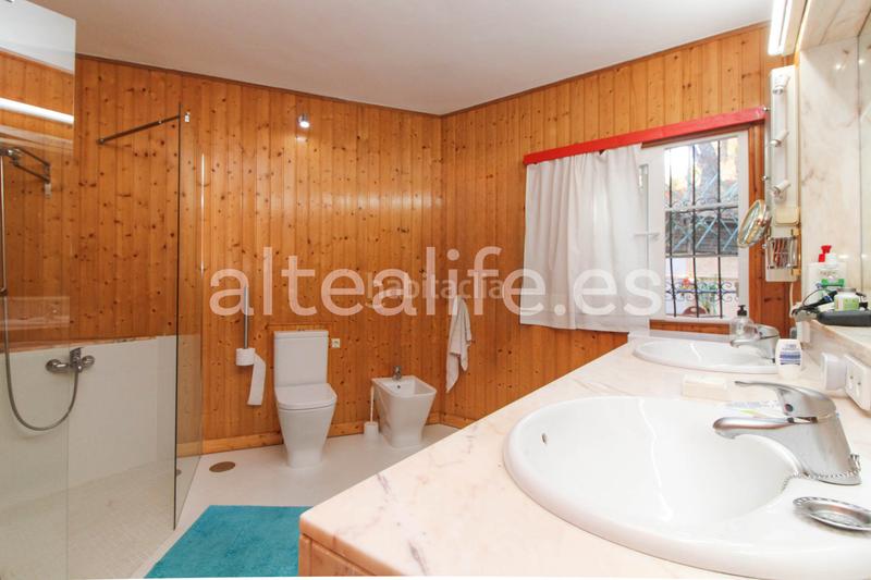 Foto 3cf9d2f3-bb12-4ea2-995a-1a7c3c886e48. Casa a schiera con parcheggio piscina in Mascarat Altea