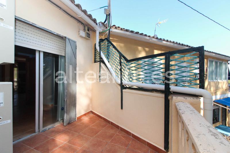 Foto 488bc46b-32fc-4c27-a040-b58d776fcac8. Casa a schiera con parcheggio piscina in Mascarat Altea