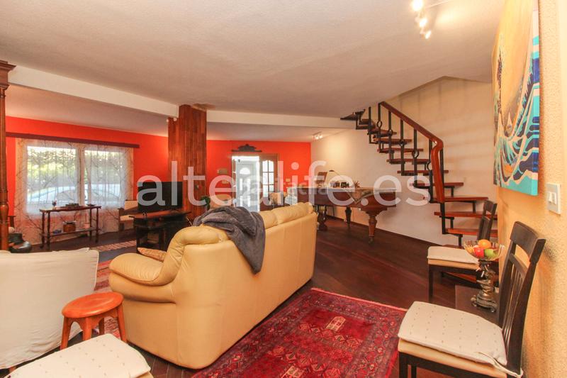 Foto bc8192a7-b265-492c-a5c8-52a61621706a. Casa a schiera con parcheggio piscina in Mascarat Altea