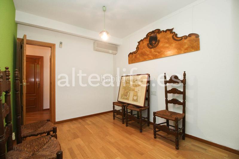 Foto d3a95246-3d9c-4726-b412-1c552ba17b2a. Casa a schiera con parcheggio piscina in Mascarat Altea