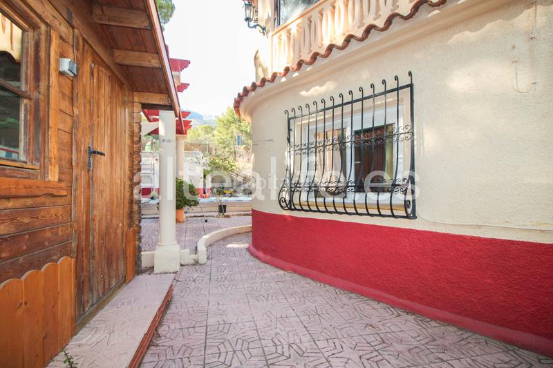 Foto f293b9cd-97e9-42a3-be9c-69793cbf93c3. Casa a schiera con parcheggio piscina in Mascarat Altea