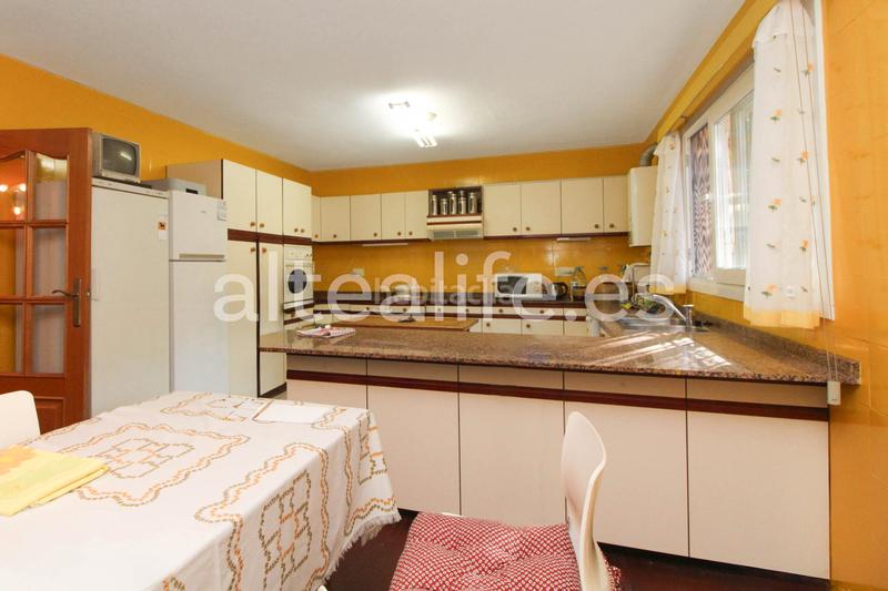 Foto ff52e460-c876-46b4-b881-c76eea2477dd. Casa a schiera con parcheggio piscina in Mascarat Altea