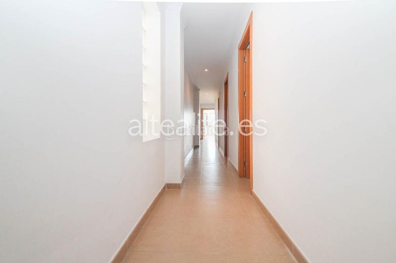 Foto 47ec178d-b082-43c4-b401-3b18c3f9357e. Alquiler apartamento  con vistas al mar en la zona del puerto en Altea